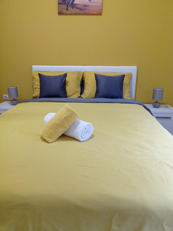 Apartman Sunflower Sremska Mitrovica Exterior foto