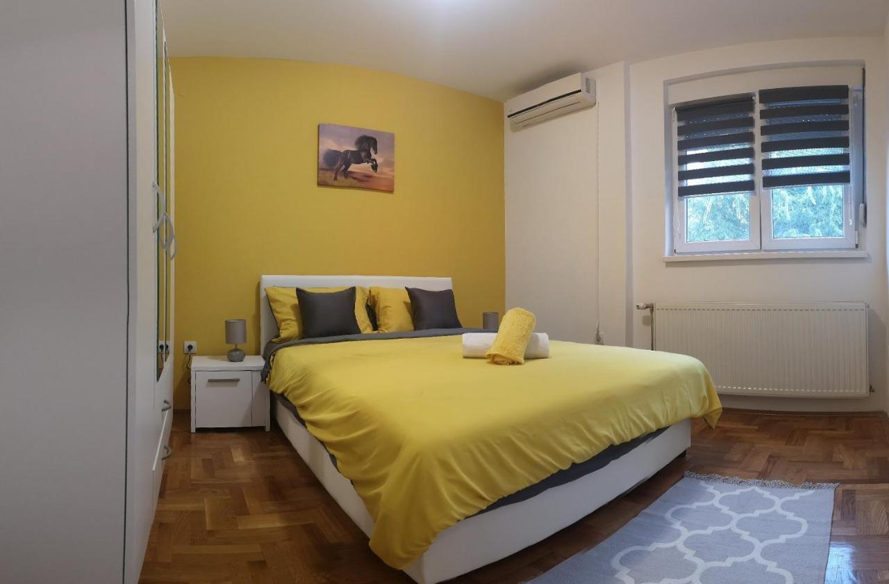 Apartman Sunflower Sremska Mitrovica Exterior foto