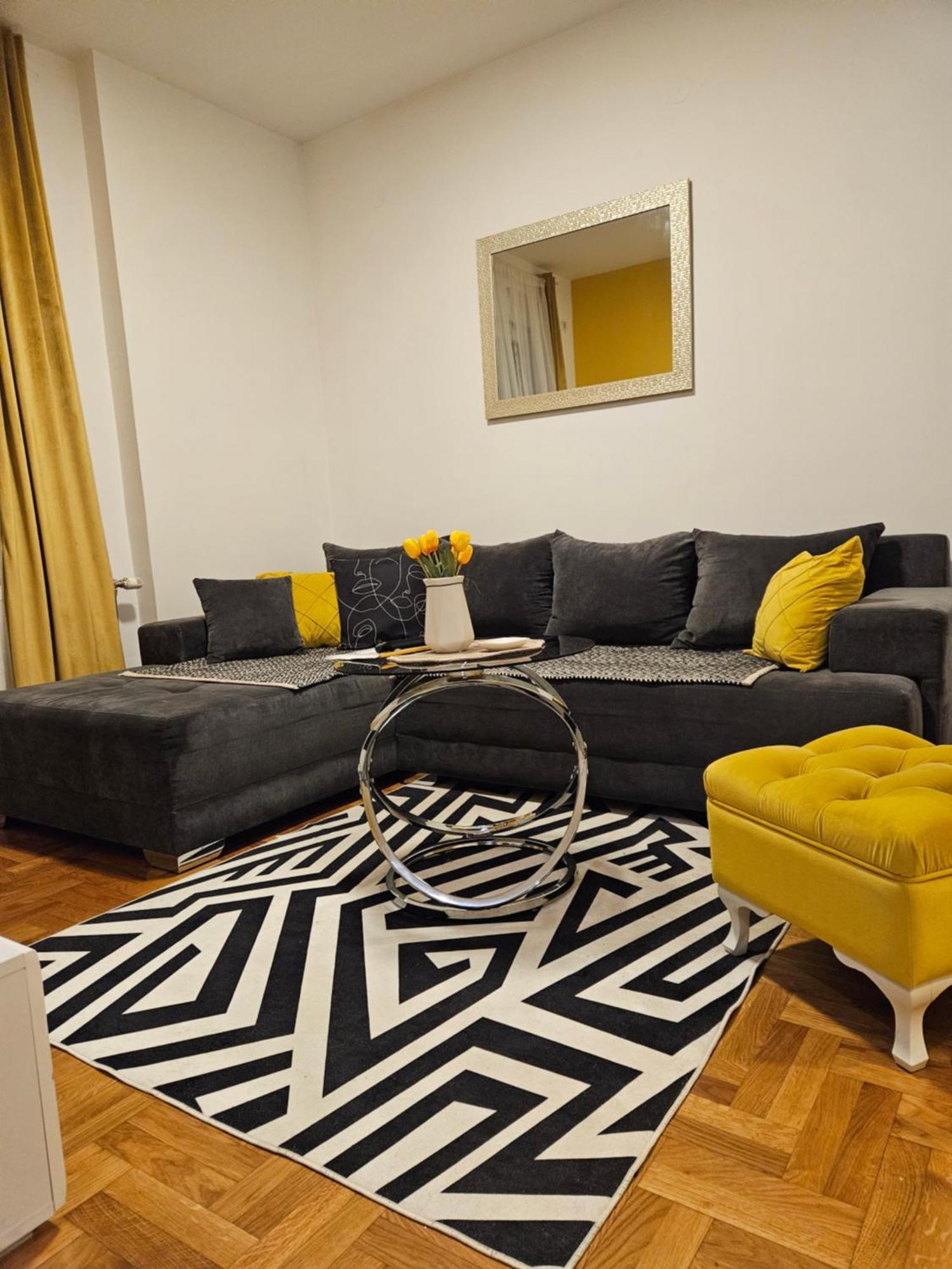 Apartman Sunflower Sremska Mitrovica Exterior foto